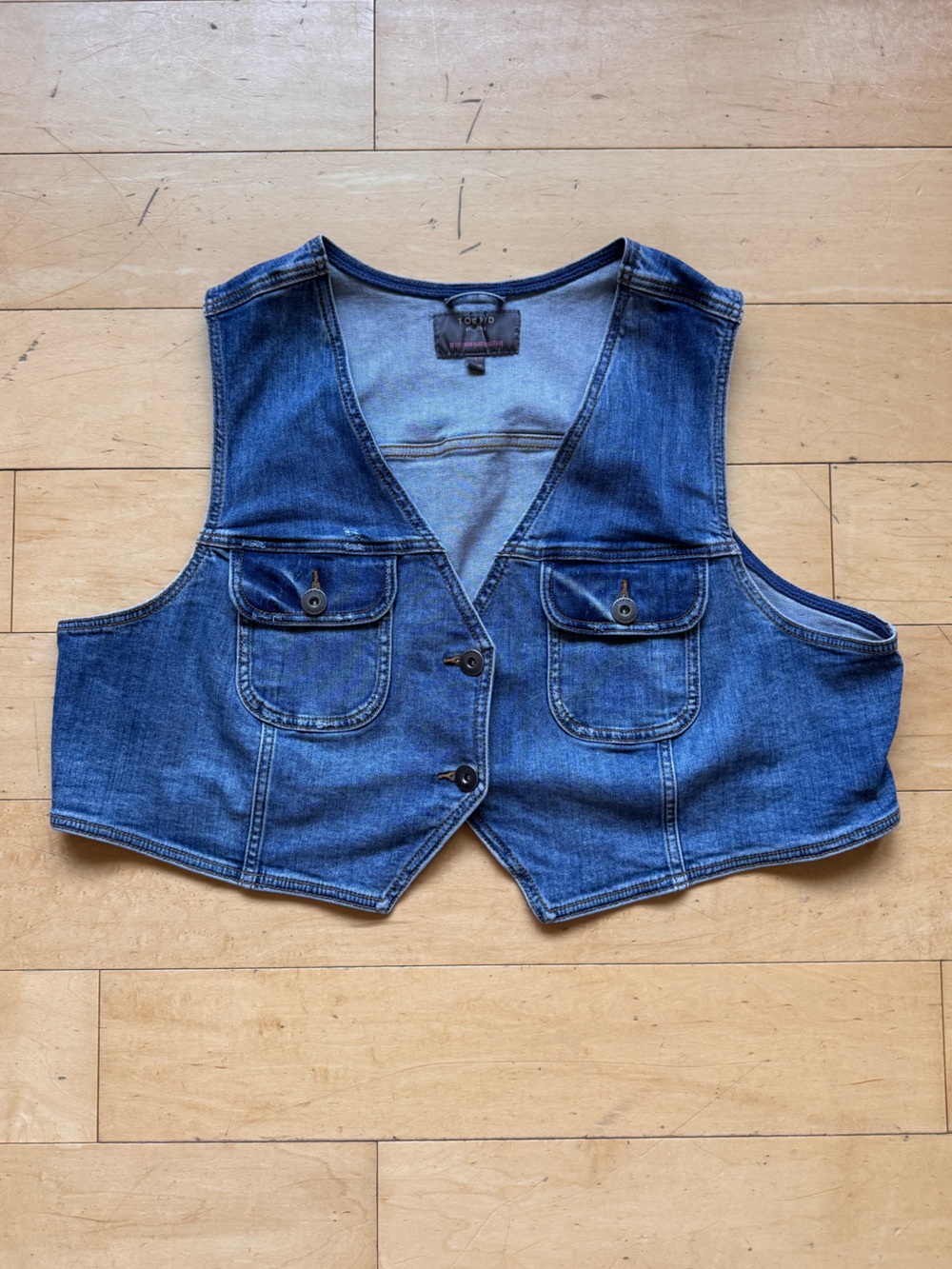Torrid Plus Size 3 Medium Wash Denim Vest Button Front Stretch Trucker Jacket - Picture 11 of 11